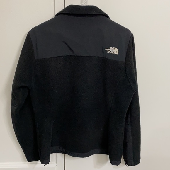 North Face Women’s Denali Jacket in Fleece - Picture 7 of 9